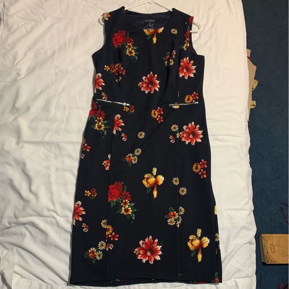 ENFOCUS Studio Floral Navy Blue Dress with Zipper detail. Size 14 - Picture 2 of 13